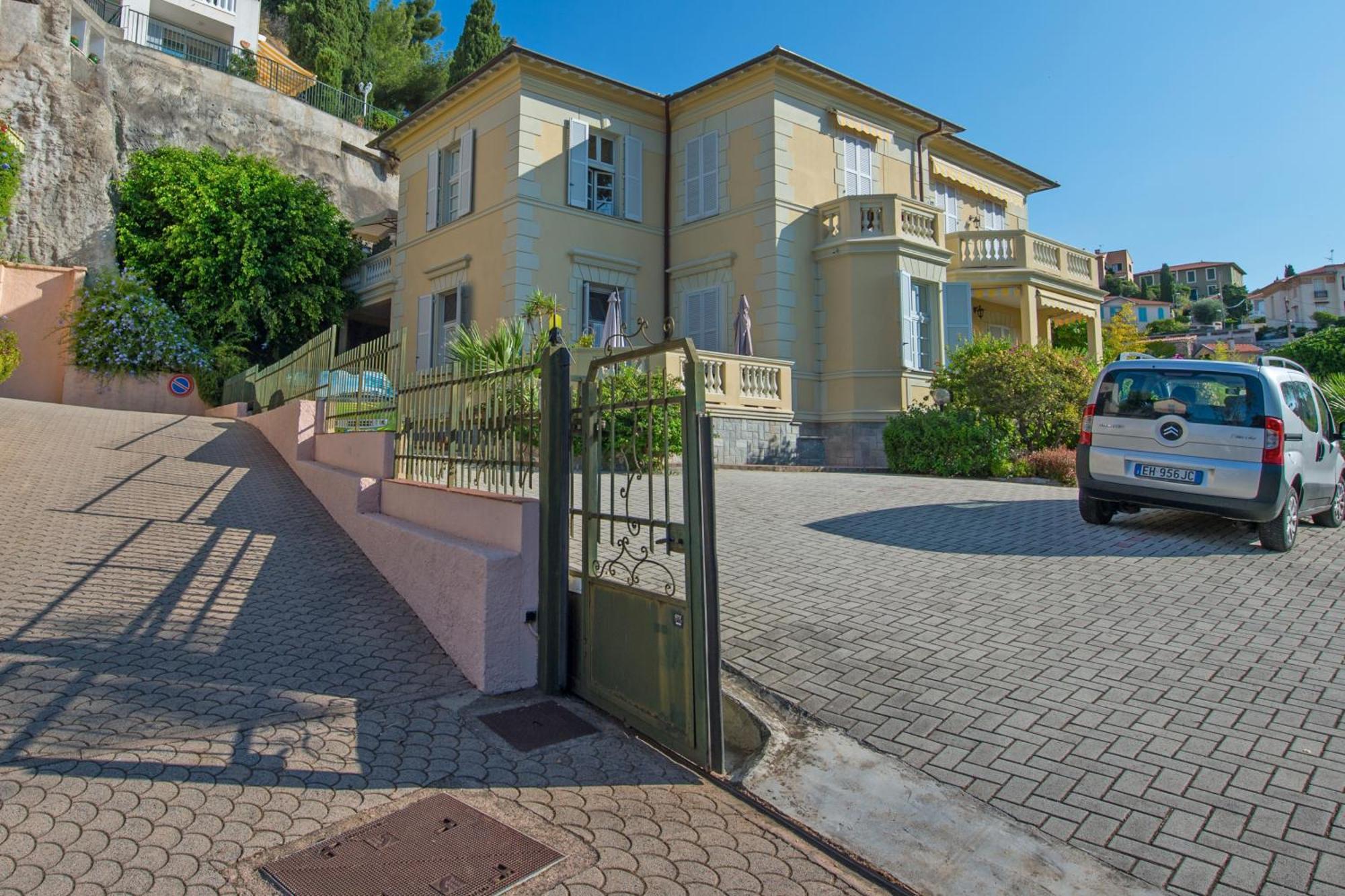 Oliviers -Agreable 2 Pieces Dans Maison Bourgeoise Menton Buitenkant foto